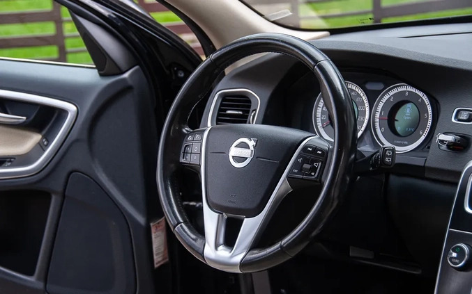 Volvo V60 cena 36900 przebieg: 270000, rok produkcji 2011 z Żychlin małe 742